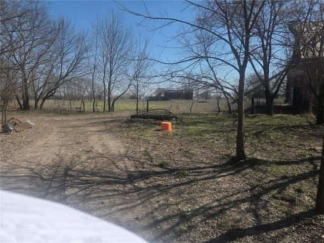 5528 W 367th Street, Louisburg, KS 66053