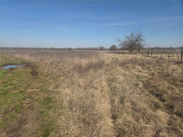 5528 W 367th Street, Louisburg, KS 66053