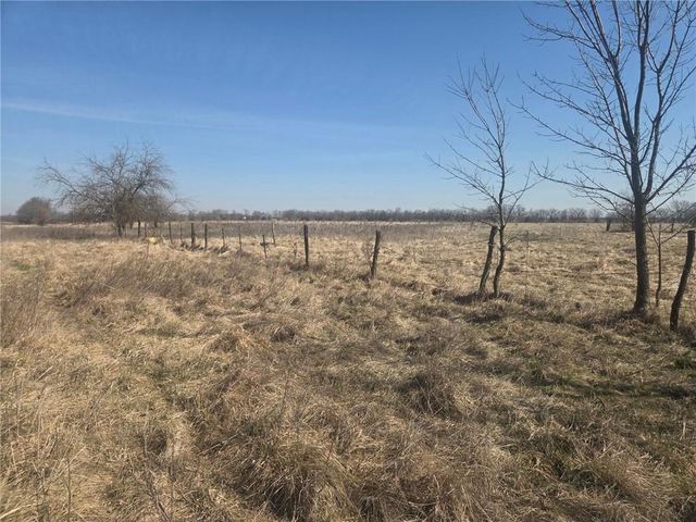 5528 W 367th Street, Louisburg, KS 66053