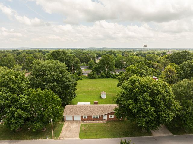 604 North Claud Avenue, Bolivar, MO 65613