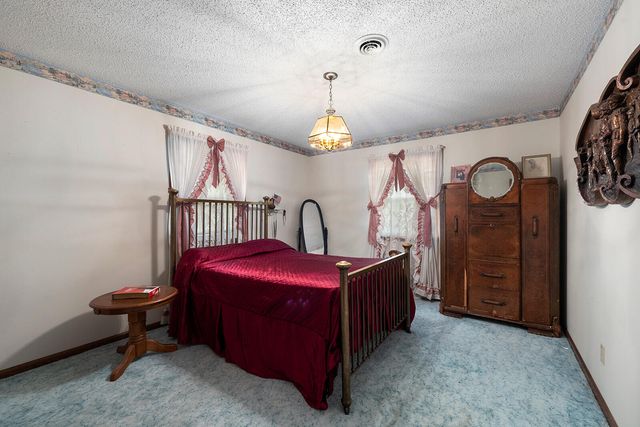 604 North Claud Avenue, Bolivar, MO 65613