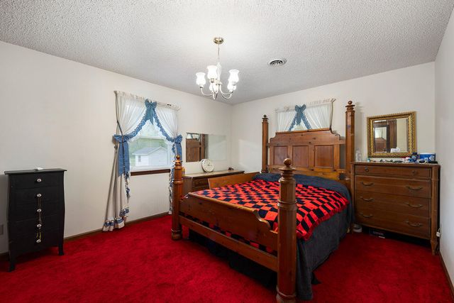 604 North Claud Avenue, Bolivar, MO 65613