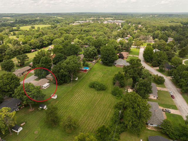 604 North Claud Avenue, Bolivar, MO 65613