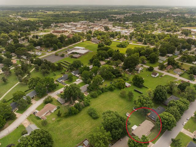 604 North Claud Avenue, Bolivar, MO 65613