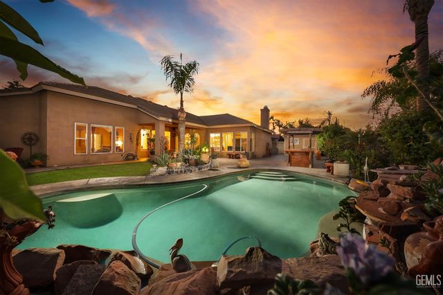 11100 Eagle Rock Drive, Bakersfield, CA 93312