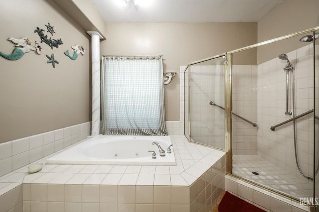 11100 Eagle Rock Drive, Bakersfield, CA 93312