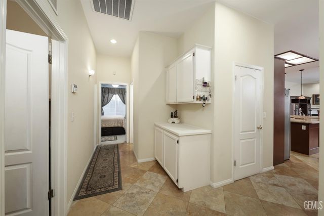 11100 Eagle Rock Drive, Bakersfield, CA 93312