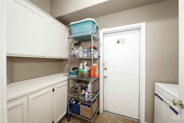 11100 Eagle Rock Drive, Bakersfield, CA 93312