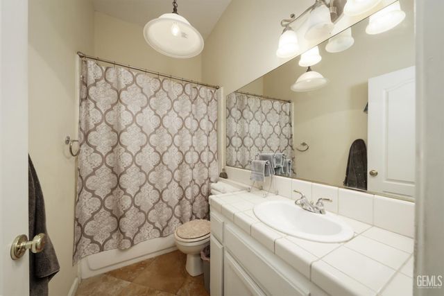 11100 Eagle Rock Drive, Bakersfield, CA 93312