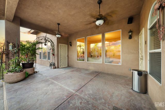 11100 Eagle Rock Drive, Bakersfield, CA 93312