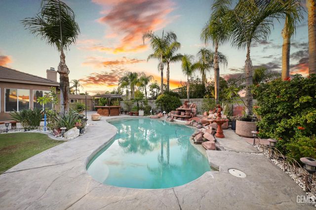 11100 Eagle Rock Drive, Bakersfield, CA 93312