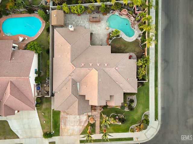 11100 Eagle Rock Drive, Bakersfield, CA 93312