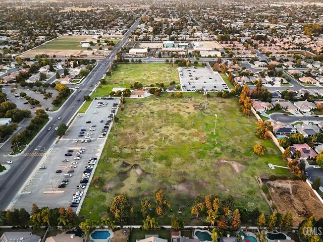 11100 Eagle Rock Drive, Bakersfield, CA 93312