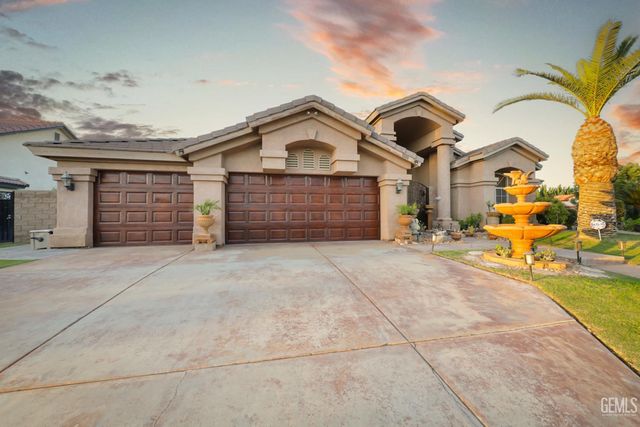 11100 Eagle Rock Drive, Bakersfield, CA 93312