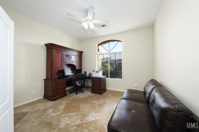 11100 Eagle Rock Drive, Bakersfield, CA 93312