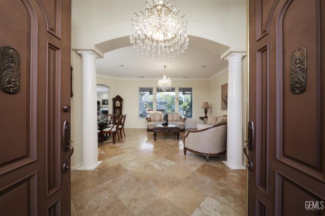 11100 Eagle Rock Drive, Bakersfield, CA 93312