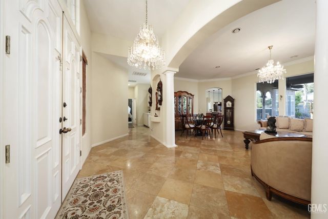 11100 Eagle Rock Drive, Bakersfield, CA 93312