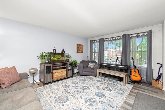 3827 Scoville Avenue, Berwyn, IL 60402