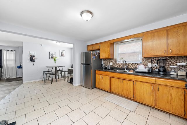 3827 Scoville Avenue, Berwyn, IL 60402