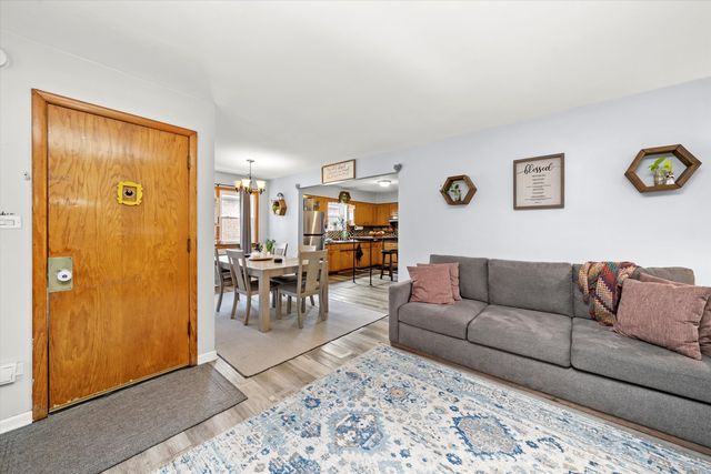 3827 Scoville Avenue, Berwyn, IL 60402