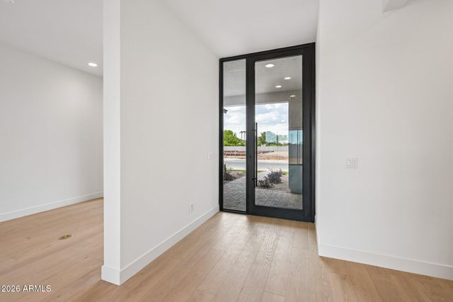 2451 E AQUARIUS Place, Chandler, AZ 85249