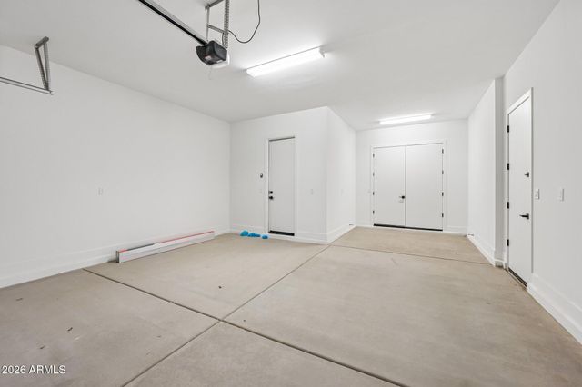 2451 E AQUARIUS Place, Chandler, AZ 85249