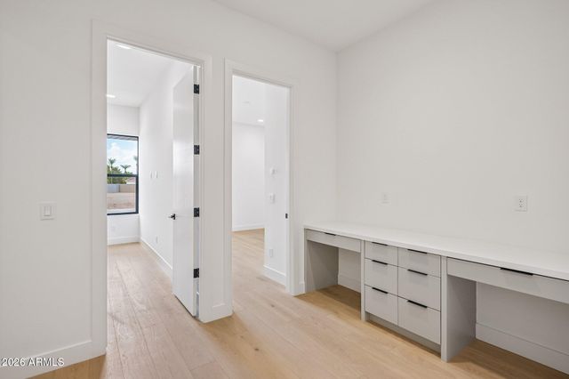 2451 E AQUARIUS Place, Chandler, AZ 85249