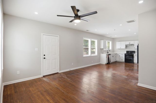3061 CARNES AVE, Memphis, TN 38111