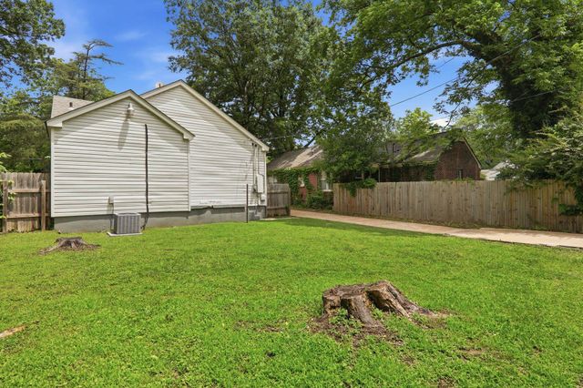 3061 CARNES AVE, Memphis, TN 38111