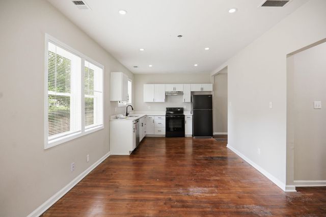 3061 CARNES AVE, Memphis, TN 38111