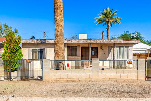 616 W MOBILE Lane, Phoenix, AZ 85041