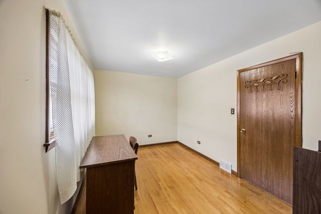 648 Escanaba Avenue, Calumet City, IL 60409