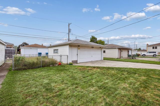 648 Escanaba Avenue, Calumet City, IL 60409