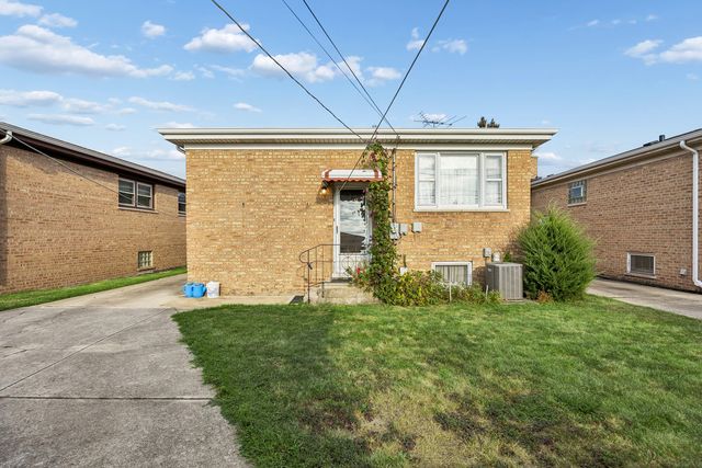 648 Escanaba Avenue, Calumet City, IL 60409