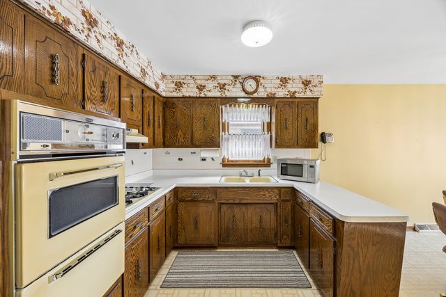 648 Escanaba Avenue, Calumet City, IL 60409