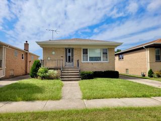 648 Escanaba Avenue, Calumet City, IL 60409