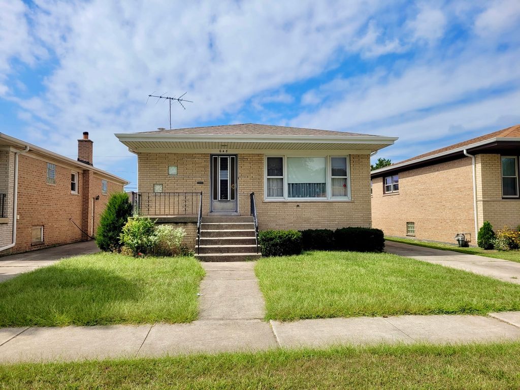 648 Escanaba Avenue, Calumet City, IL 60409