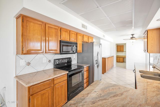 13626 W GABLE HILL Drive, Sun City West, AZ 85375