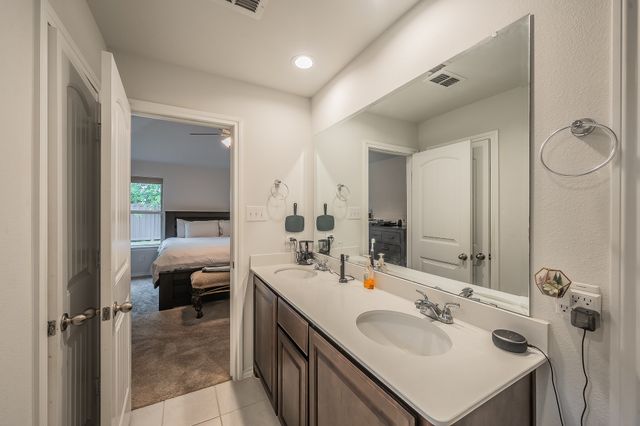 9916 Mescalbean Boulevard, Fort Worth, TX 76036