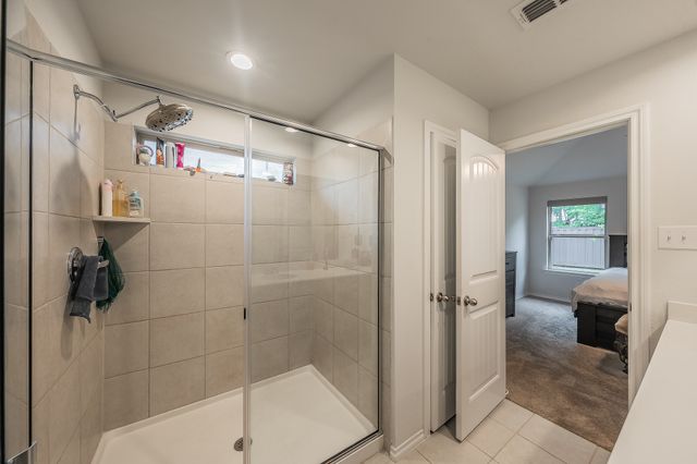 9916 Mescalbean Boulevard, Fort Worth, TX 76036