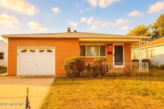 19 Georgetown Drive, Toms River, NJ 08757