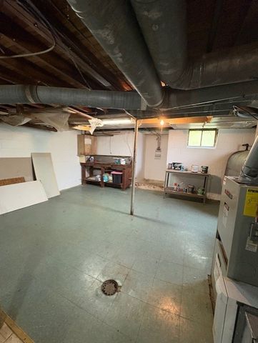6365 Tuscarawas Rd, Ohioville, PA 15052