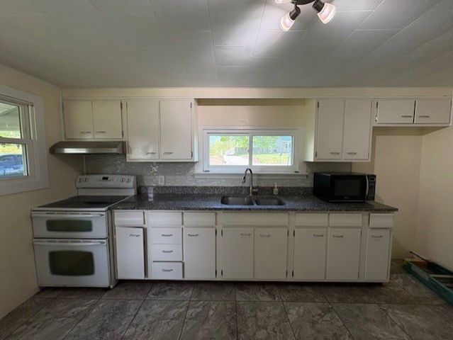6365 Tuscarawas Rd, Ohioville, PA 15052