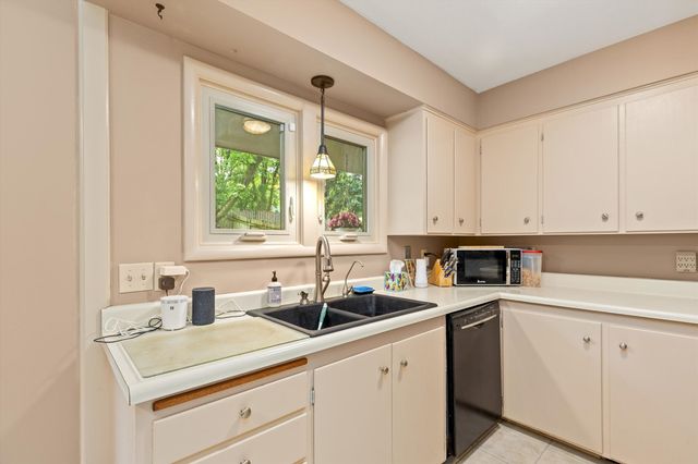 1001 Cummins Parkway, Des Moines, IA 50311