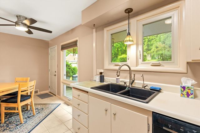 1001 Cummins Parkway, Des Moines, IA 50311