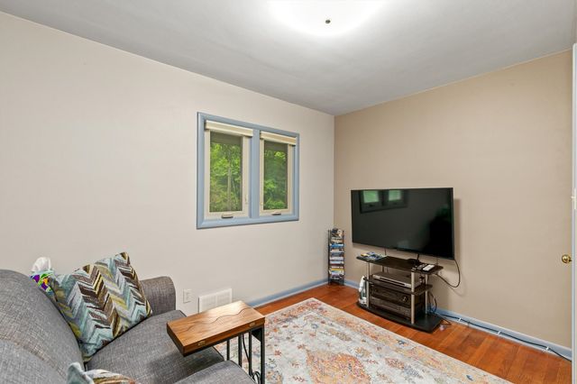 1001 Cummins Parkway, Des Moines, IA 50311