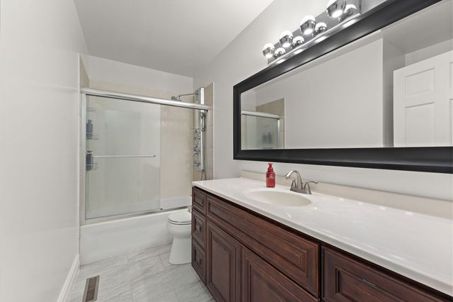 919 W 69th Place, Merrillville, IN 46410