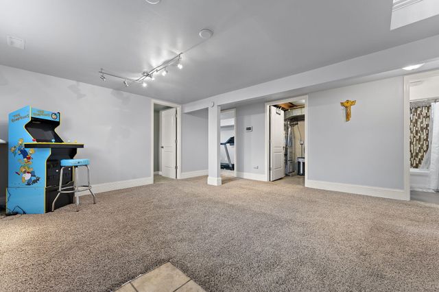 919 W 69th Place, Merrillville, IN 46410