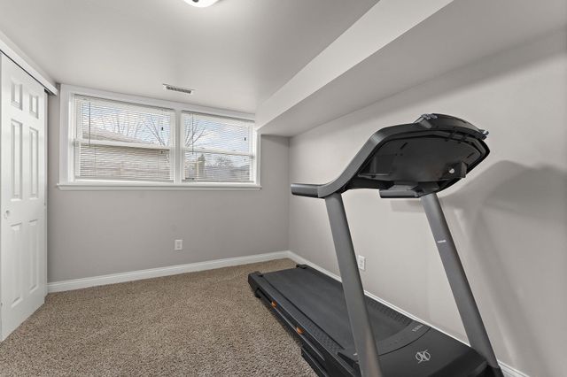 919 W 69th Place, Merrillville, IN 46410