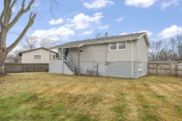 919 W 69th Place, Merrillville, IN 46410